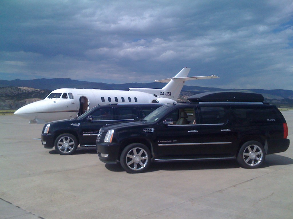 Stretch Limo Airport 2